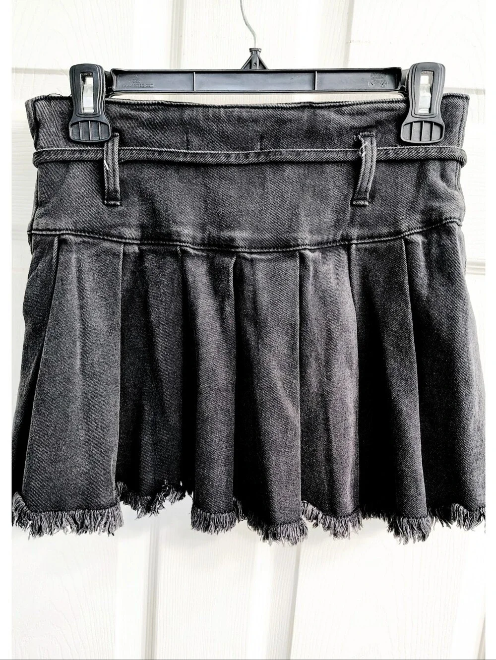 Madden NYC Pleated 'Skort' Distressed Black Denim - Junior Size XXS (00)  *NWT*
